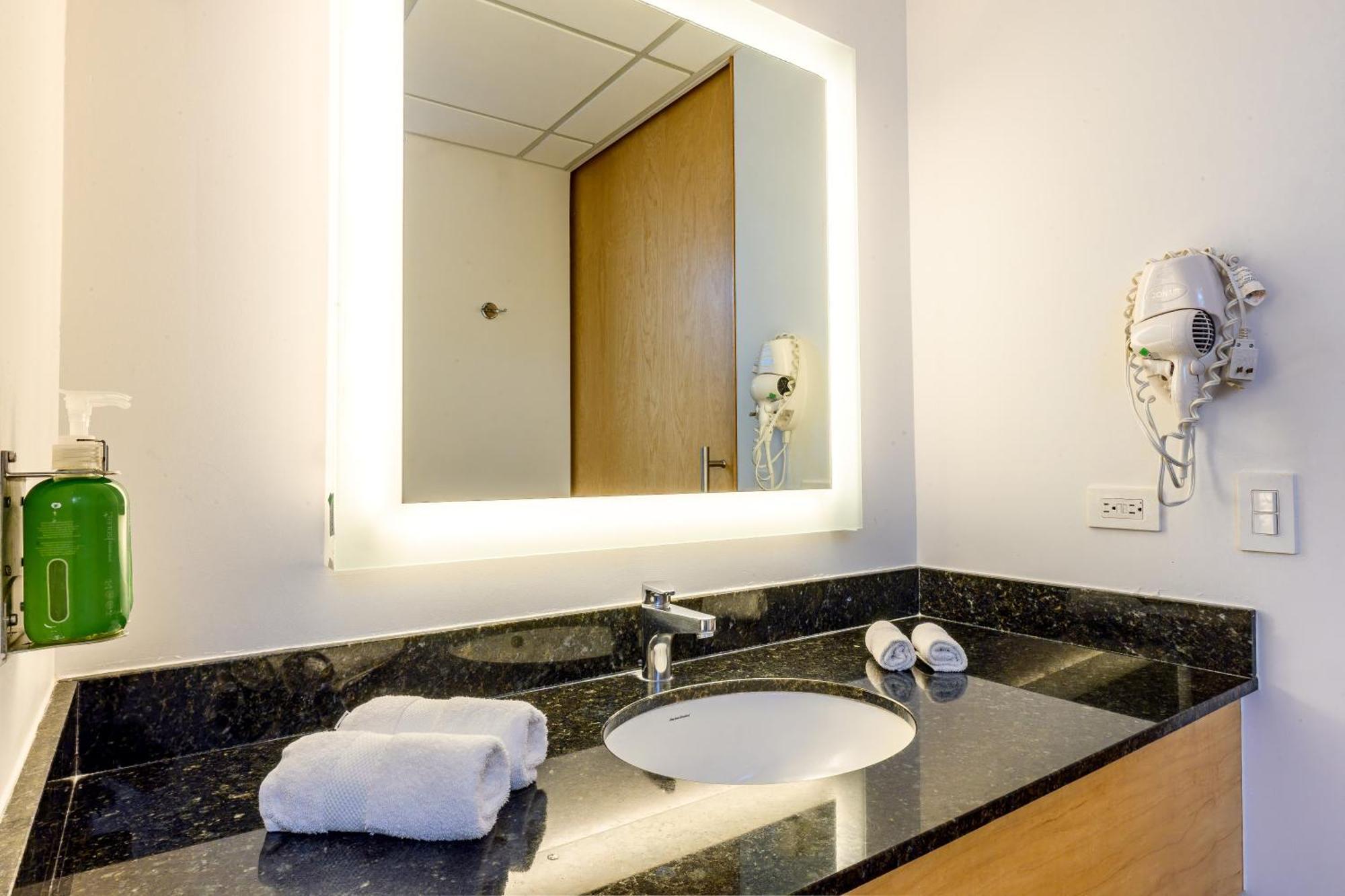 Holiday Inn Express Managua By Ihg Kültér fotó